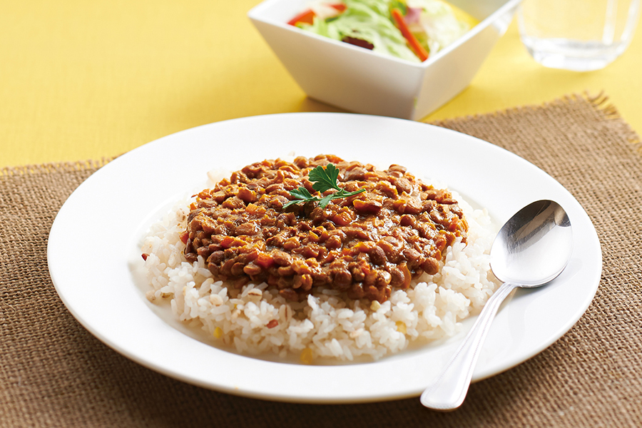 特集 | 植物素材でスパイシー！ 夏に食べたいレトルトベジカレー