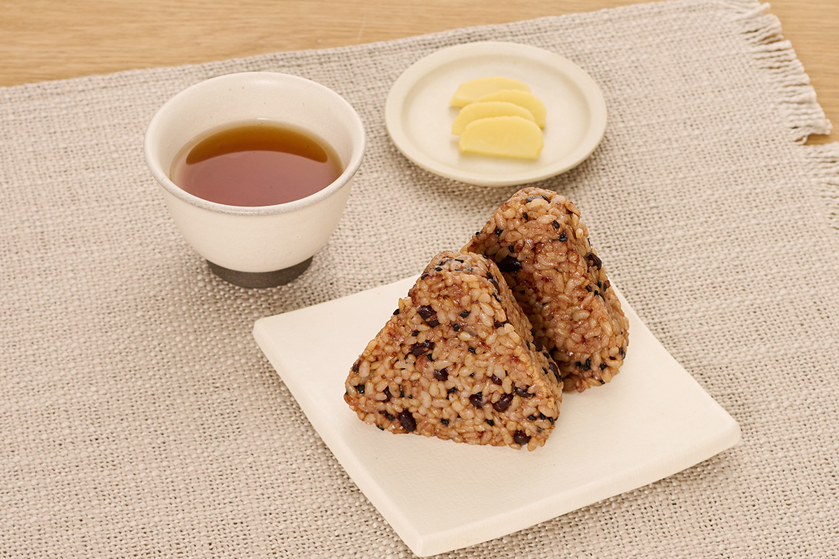 温めるだけで手軽に美味しく　オーサワの有機活性発芽玄米おにぎり