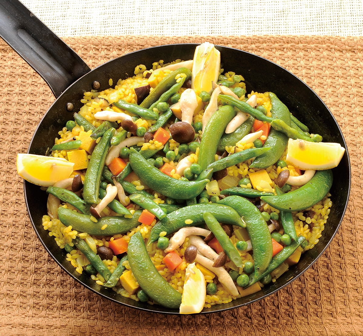 フライパンで作るベジ・パエリア(前菜)