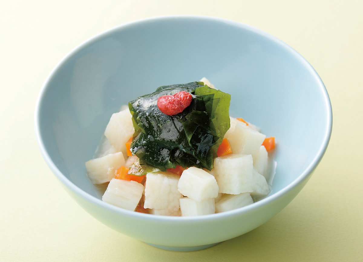 わかめと人参、長芋の含め煮
