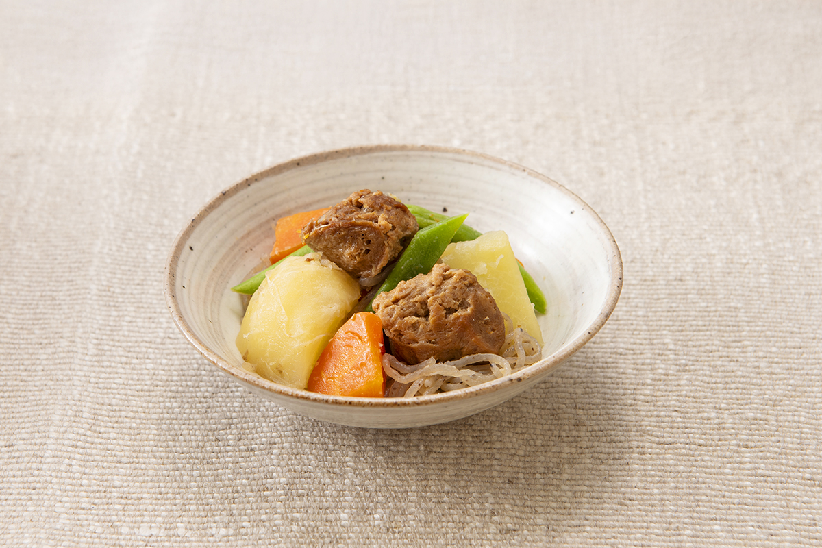 オーサワの味付き大豆ミート(にんにく醬油味)を使った　肉じゃが風