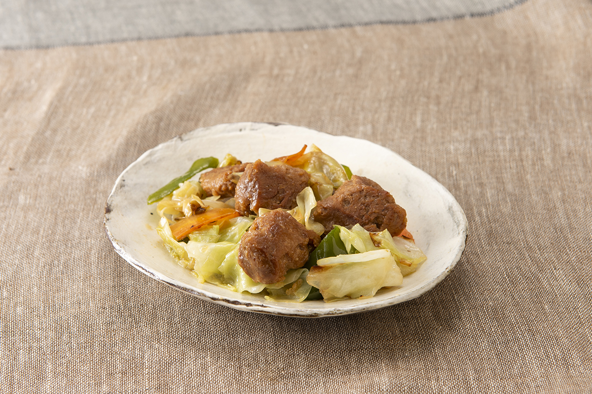 オーサワの味付き大豆ミート(にんにく醬油味)を使った　ベジ肉野菜炒め