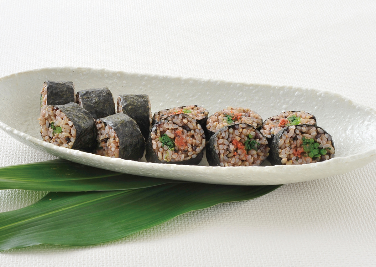 雑穀と黒ごま入り発芽玄米ご飯の海苔巻