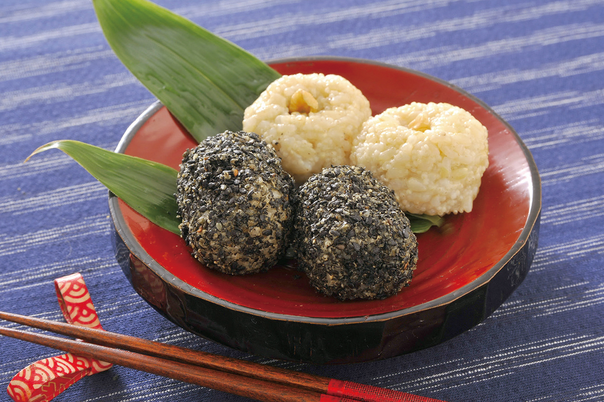 もち粟入り玄米ご飯のひと口おはぎ