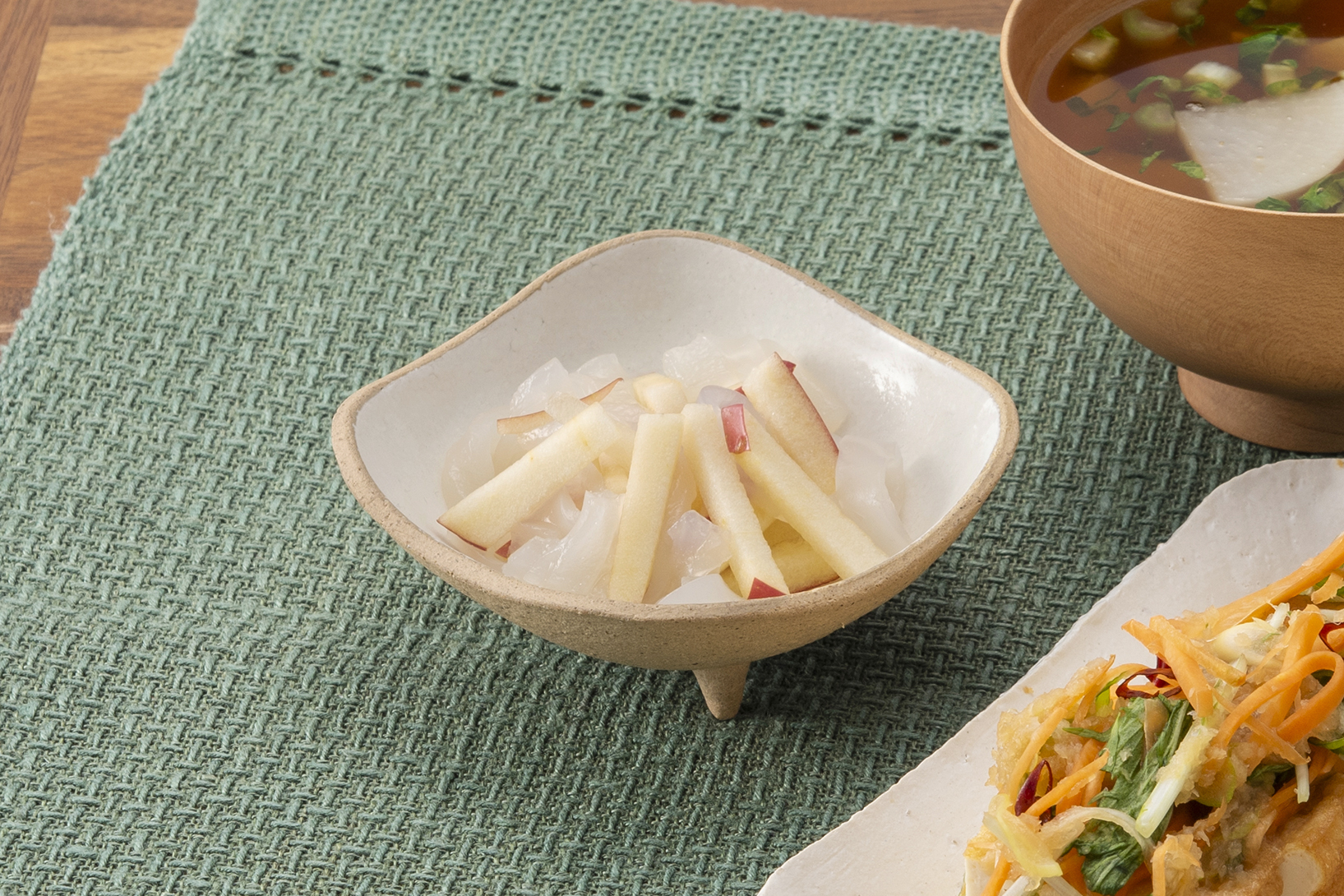 葛切りとりんご和え